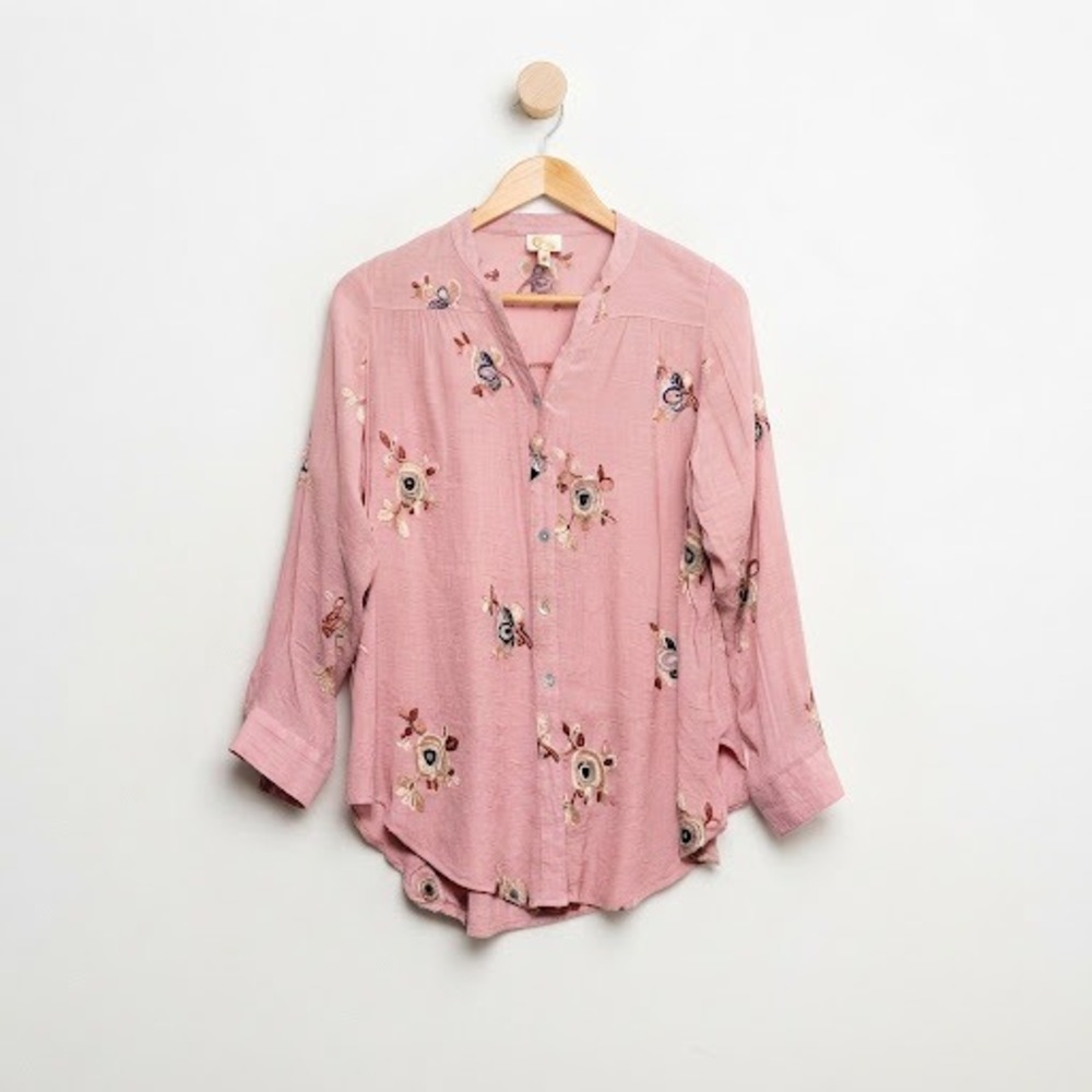 Fig & Flower Dusty Pink Button Front Blouse with Embroidery Size Medium Roll Tab